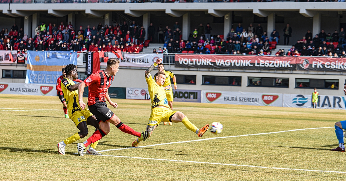 Fél lábbal a felsőházban